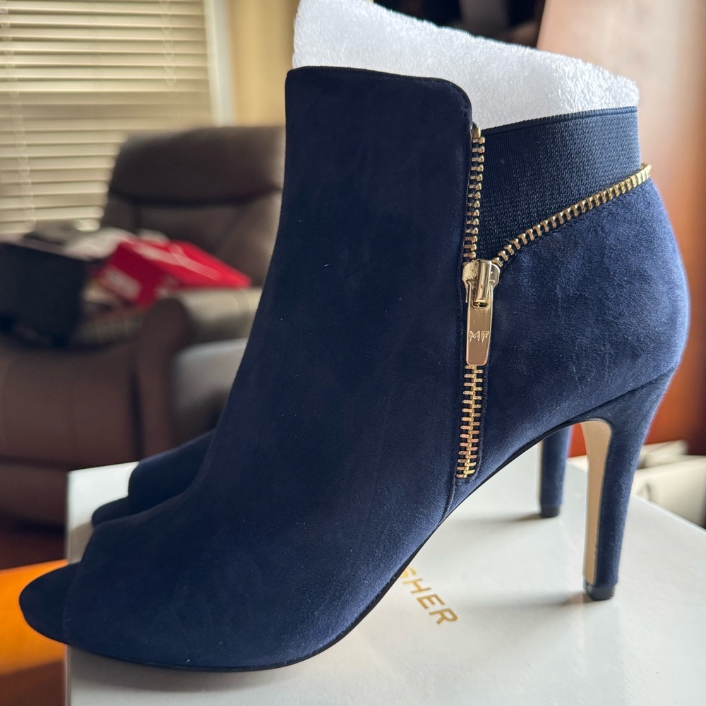 ❤️NWT Elegant Navy Blue Women's Ankle Boots - Picture 2 of 7